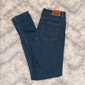 Levi’s blue jeans size 28